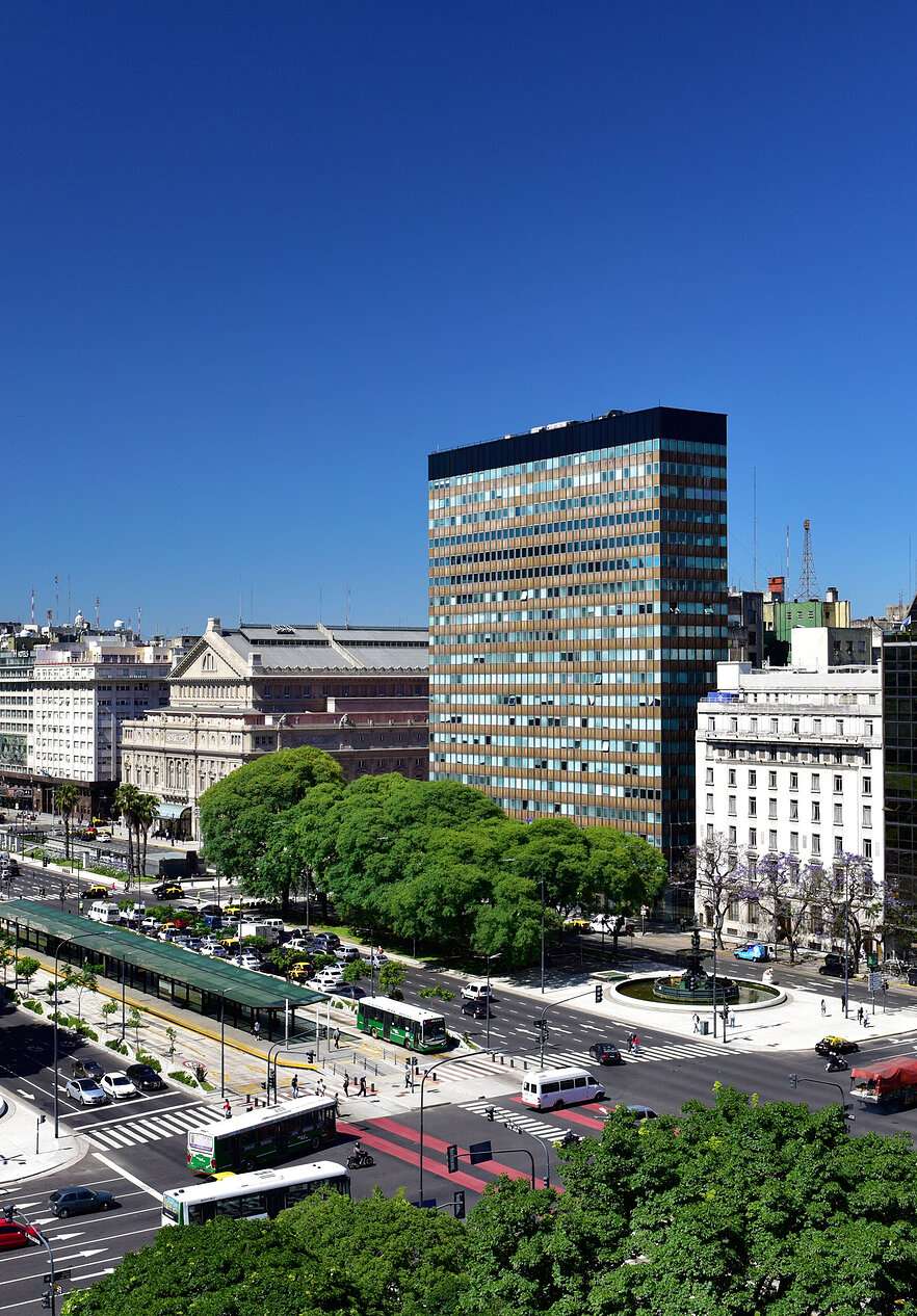 Entdecken Sie Argentinien und erkunden Sie historische und moderne Gebäude sowie das kulturelle Leben von Buenos Aires.
