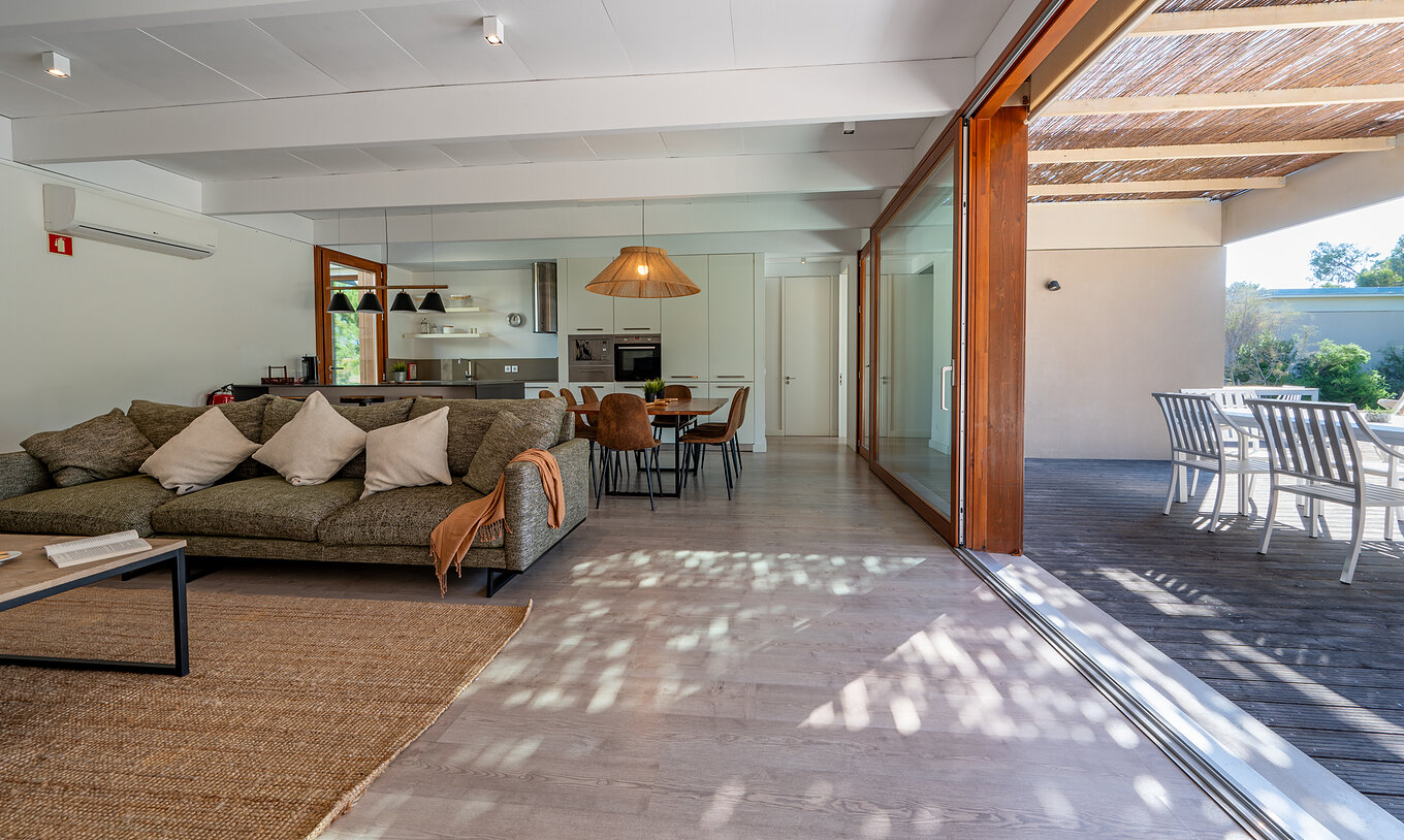 Beach Villa mit Privatpool Pestana Tróia Eco Resort hat ein Wohnzimmer verbunden mit der Küche