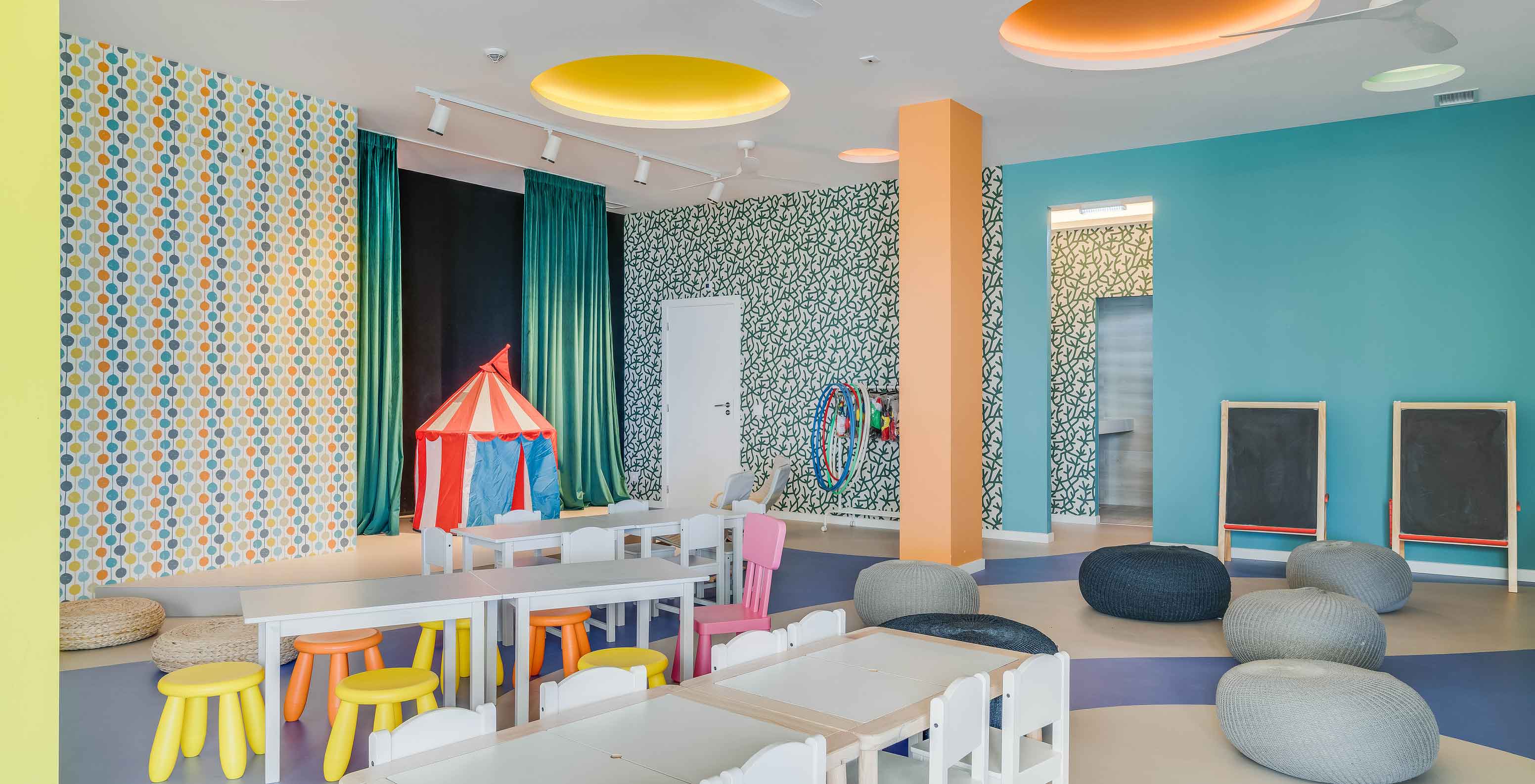 Das Pestana Blue Alvor Beach, ein 5-Sterne-Hotel mit Pool in Strandnähe, verfügt über einen Kids Club, in dem Kinder spielen können