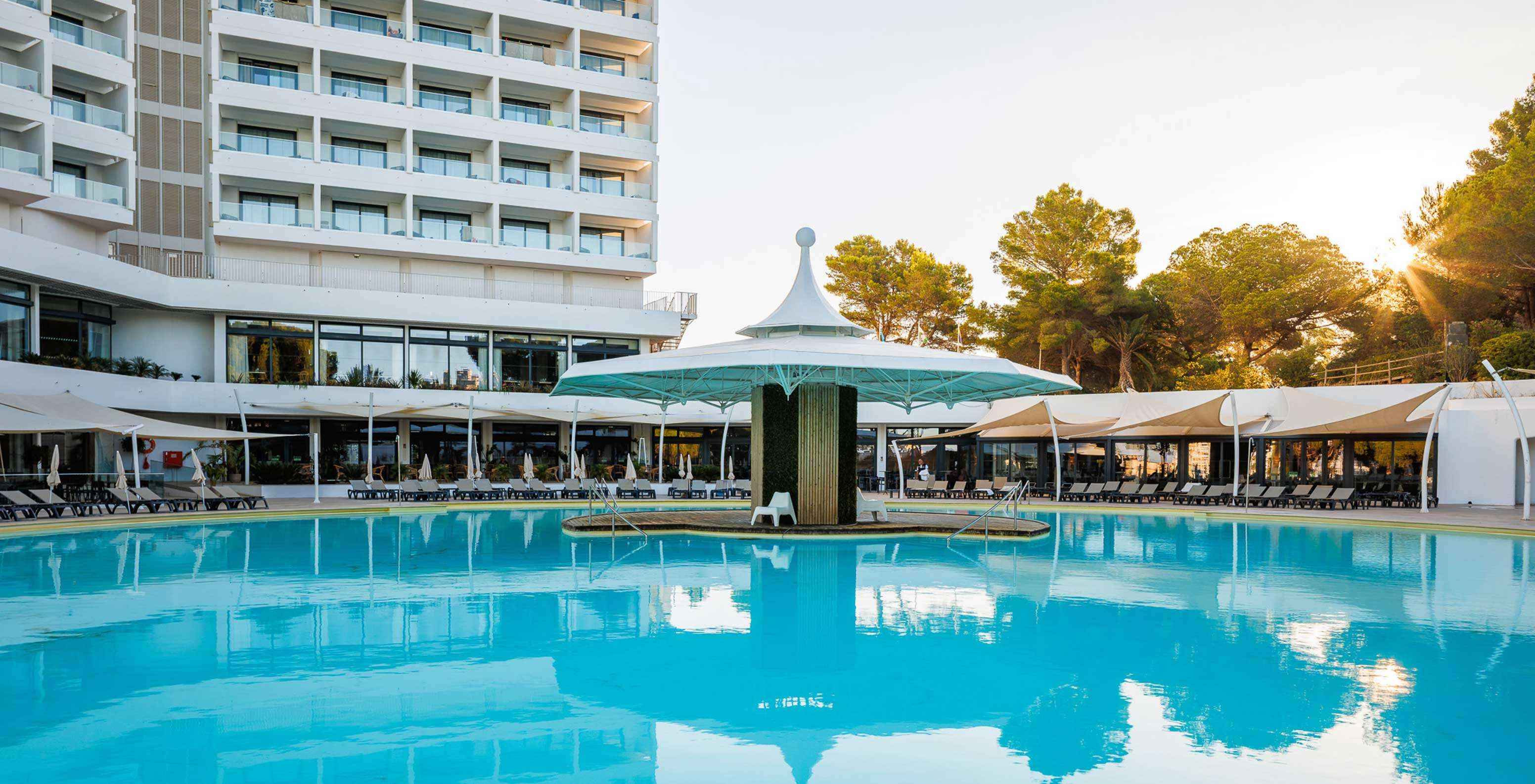 Das Pestana Blue Alvor Beach ist ein 5-Sterne-Hotel in Strandnähe mit drei Außenpools und mehreren Liegen
