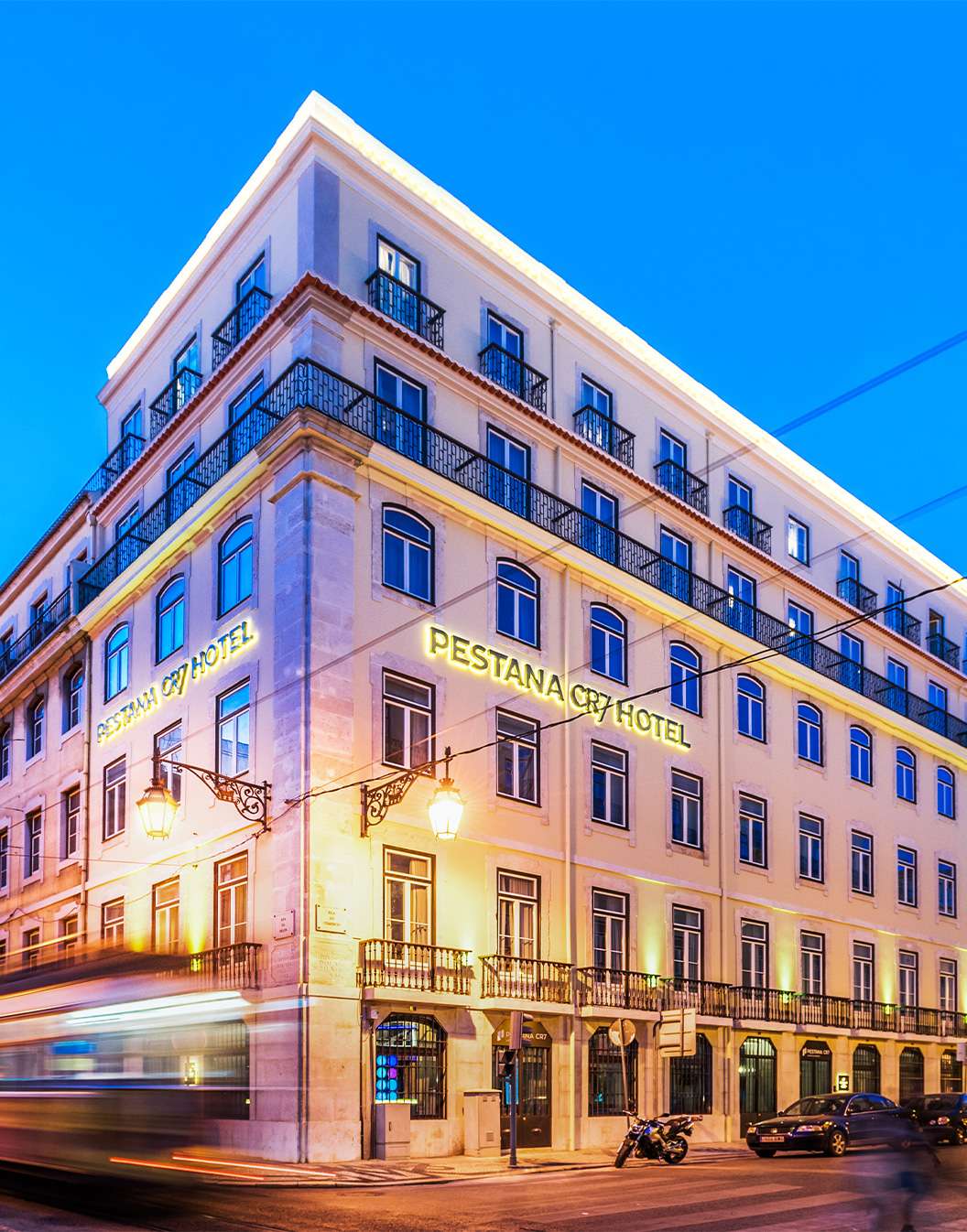 Außenansicht des Pestana CR7 Lisboa, ein modernes Hotel im Zentrum von Lissabon