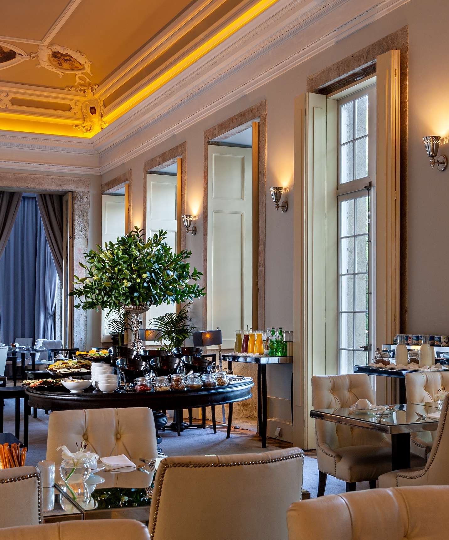 Restaurant des Pestana Palácio do Freixo, Hotel am Douro mit Spa und Pool, mit Frühstücksbuffet, Säften und Marmelade