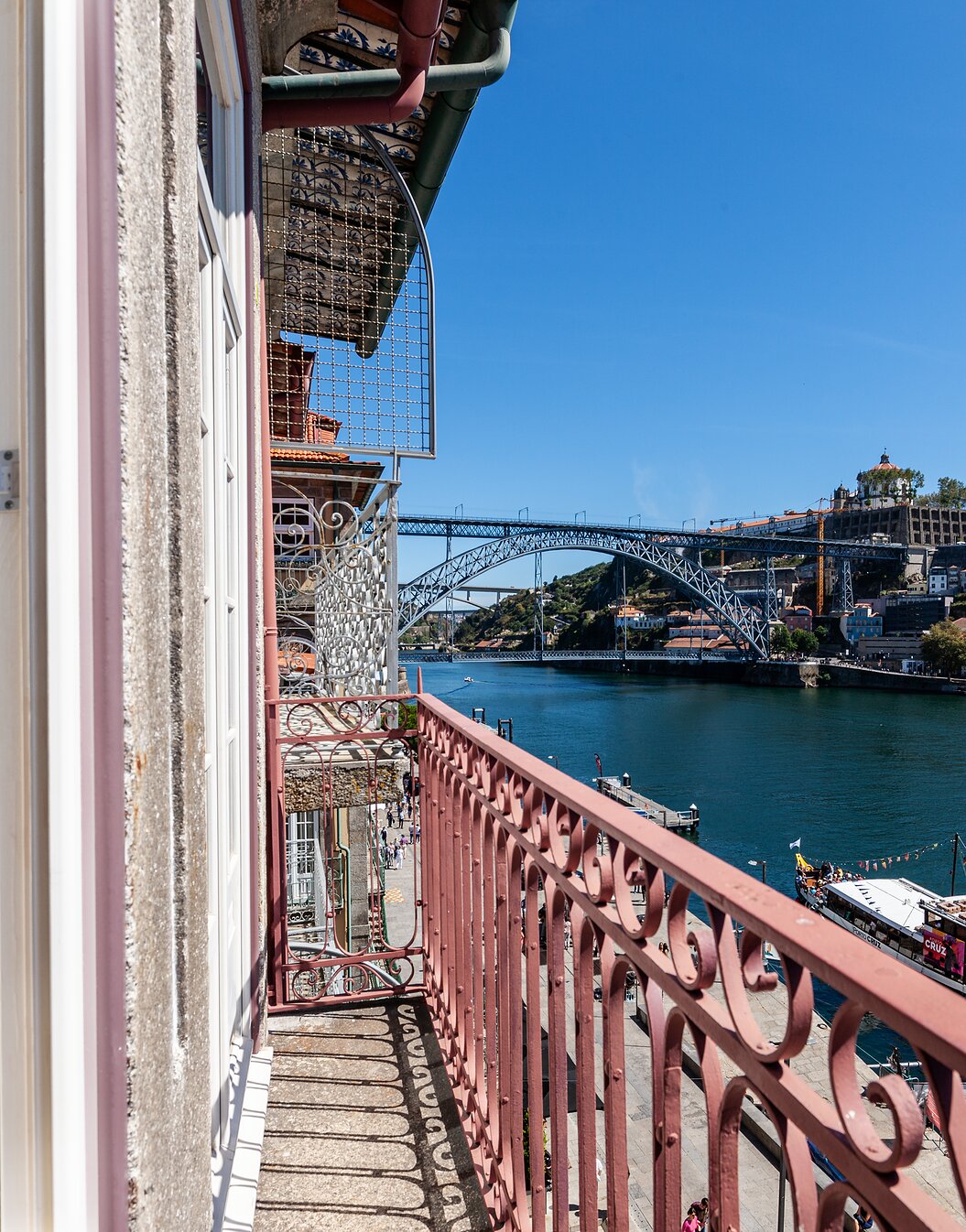Blick auf Ribeira und Dom Luís I Brücke vom Zimmer des Pestana Vintage Porto, ein 5-Sterne-Hotel im Zentrum