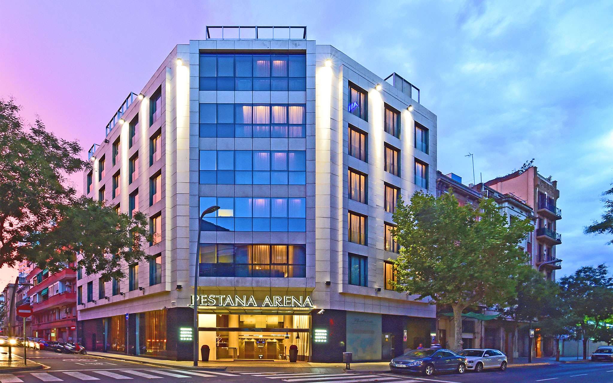Außenbereich des Pestana Arena Barcelona, ein Boutique-Hotel im Zentrum von Barcelona