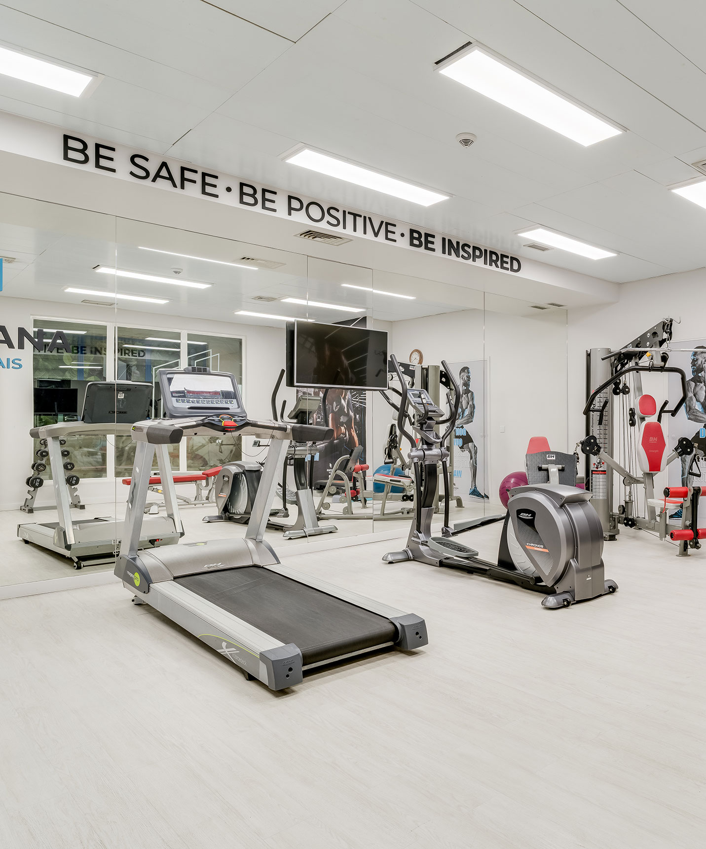 Pestana Cascais, a seafront hotel with pool and spa, has a gym with various machines.