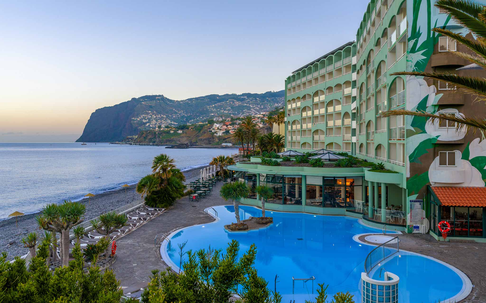 El Pestana Ocean Bay All Inclusive, Hotel 5 Estrellas en Funchal, Madeira, con piscina y vista al mar