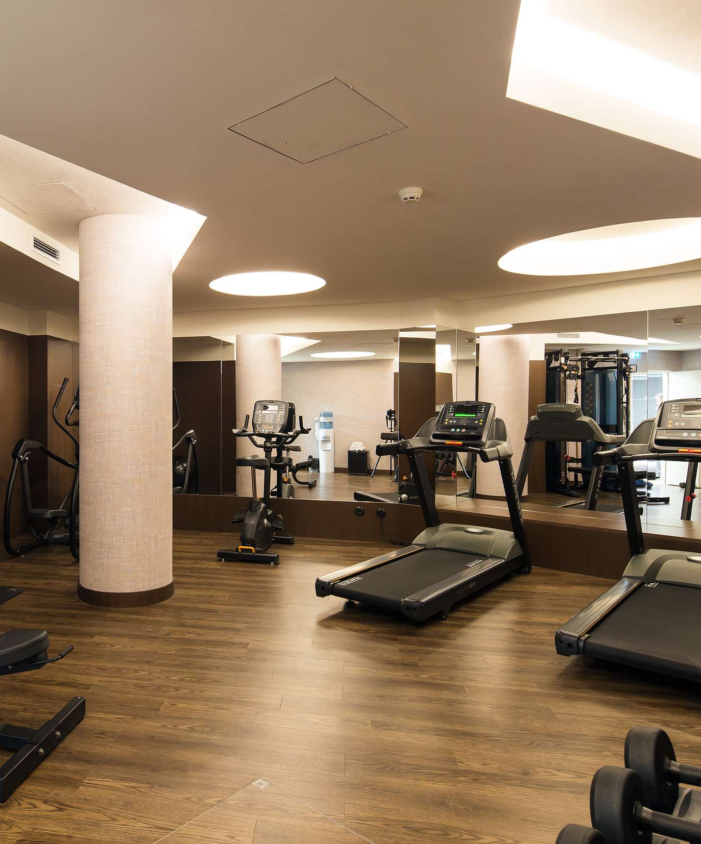 El Pestana Porto - A Brasileira, hotel de 5 estrellas en Oporto, tiene un gimnasio con cinta de correr y pesas