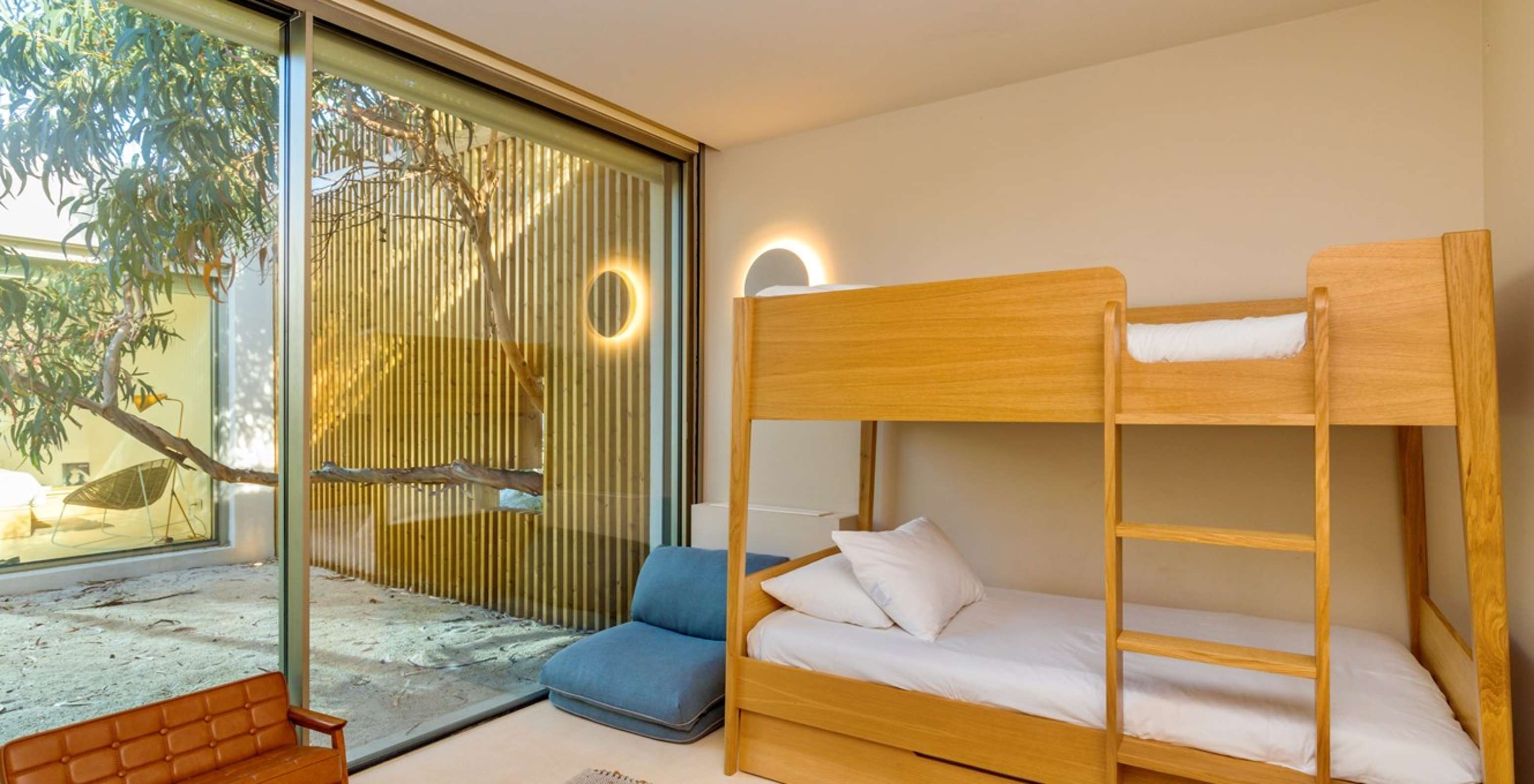 Les Exclusive Premium Villas avec piscine privée du Pestana Tróia Eco Resort ont une chambre avec lits superposés de lits