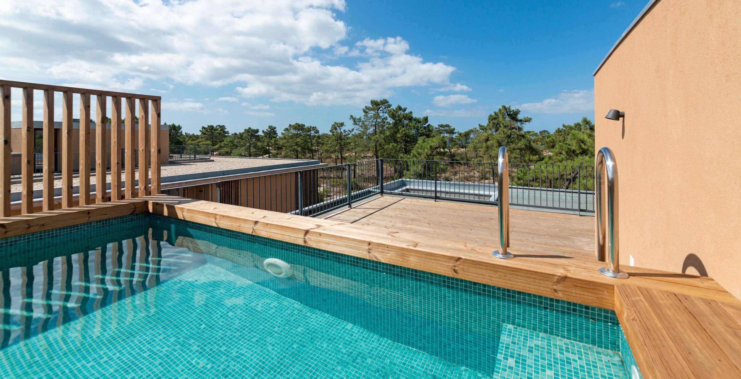 L'appartement Eco Village 1er étage Vues du Pestana Tróia Eco Resort a une piscine privée avec vue sur la nature