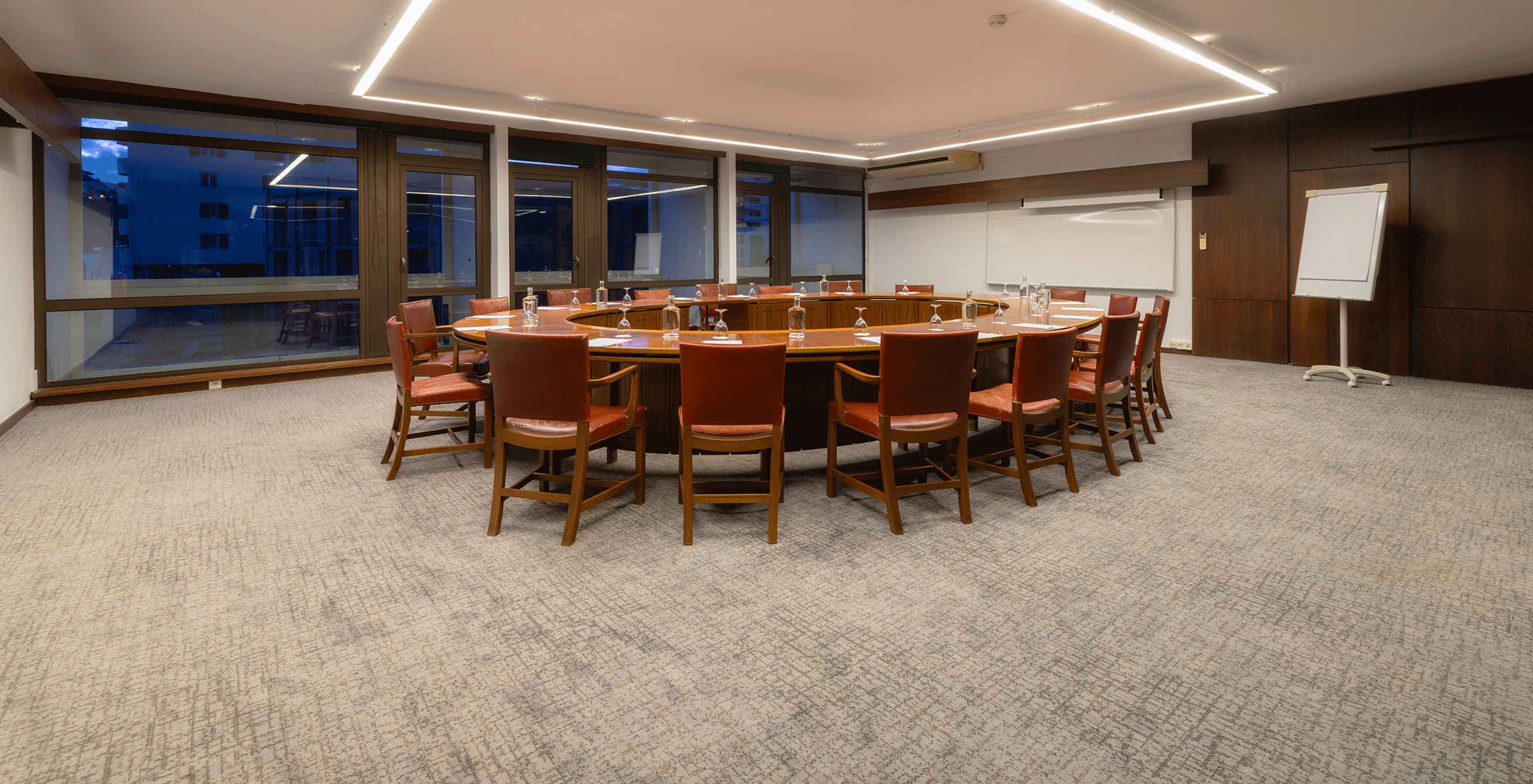 Salle de réunion au Pestana Casino Park, hôtel à Funchal en bord de mer, avec spa et piscine