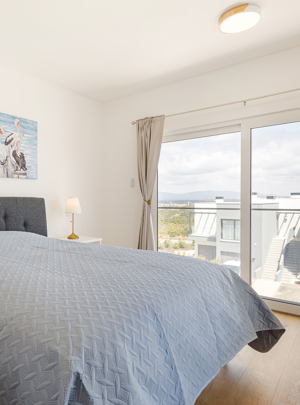 De Appartement met 3 slaapkamers op de eerste verdieping - 4 volwassenen van Pestana Valley heeft een bed en gordijnen