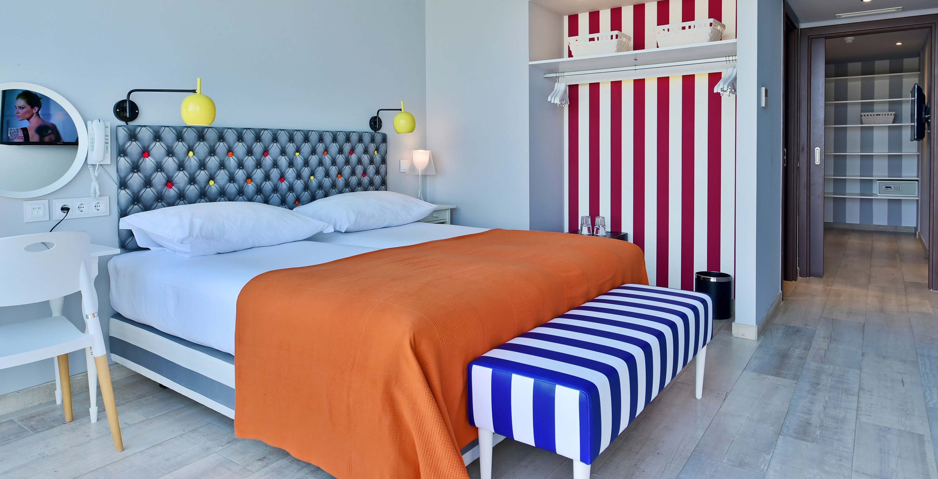 O Suite Duplex Vista Mar do Pestana Alvor South Beach tem duas camas individuais juntas