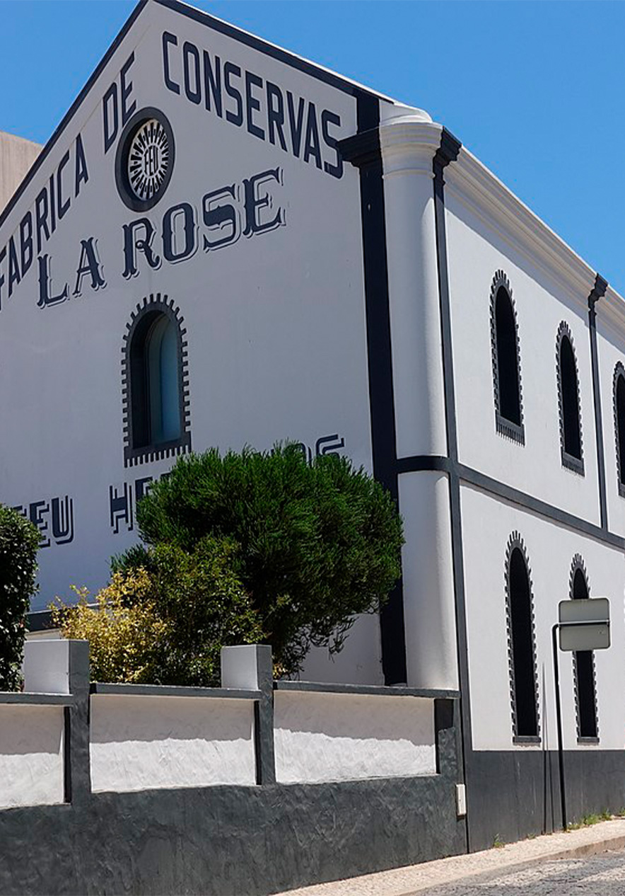 Außenansicht des Museums von Portimão in einer ehemaligen Konservenfabrik