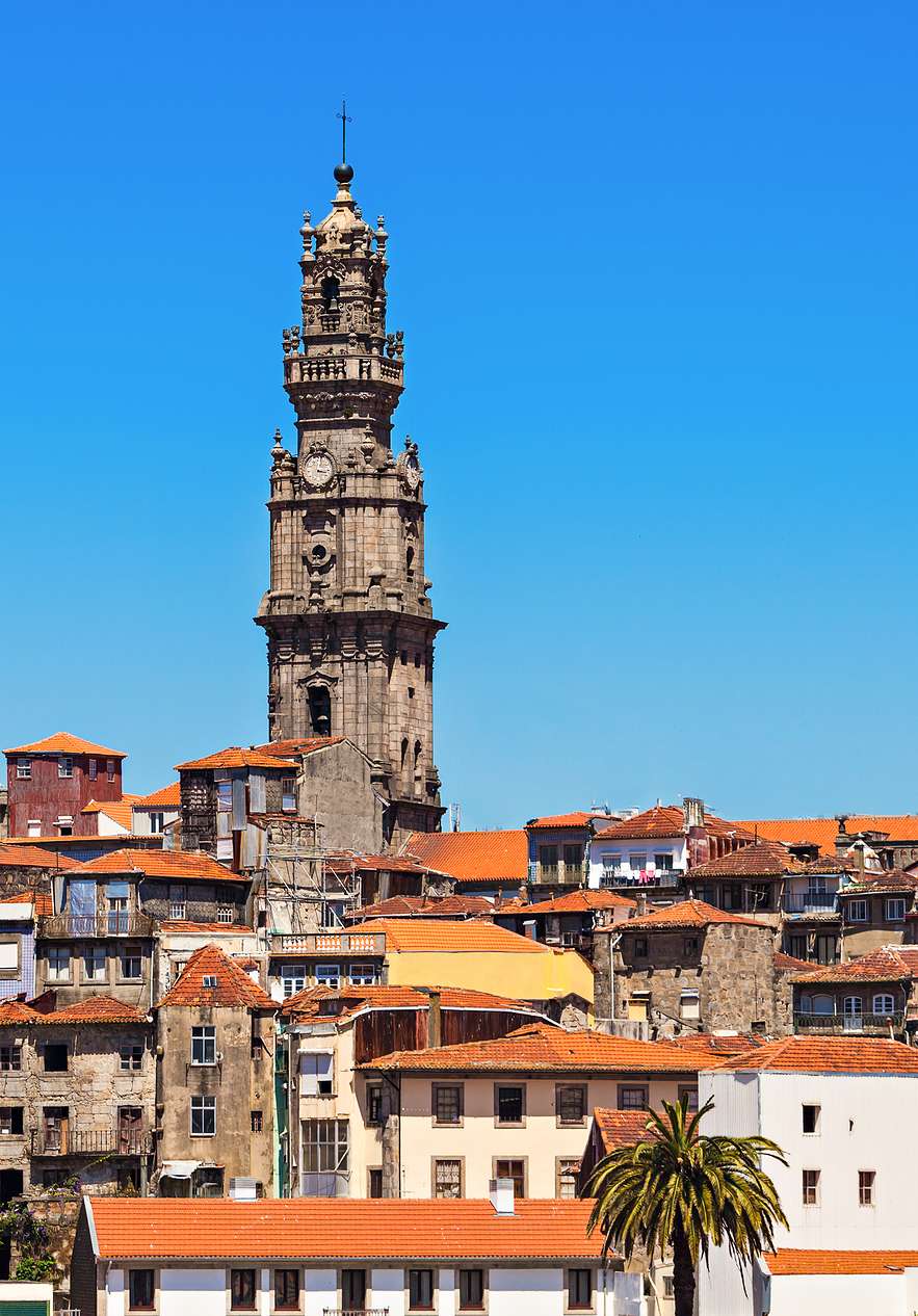 Übernachten Sie in der Pousada Porto und besuchen Sie den ikonischen Torre dos Clérigos mit Blick auf die Stadt