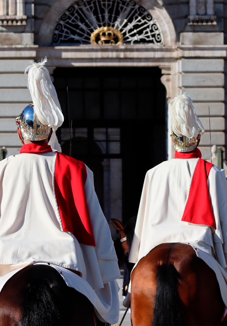 Königliche Wachen bei der Reyes-Parade in Madrid, eine typische spanische Festtradition in dieser Zeit