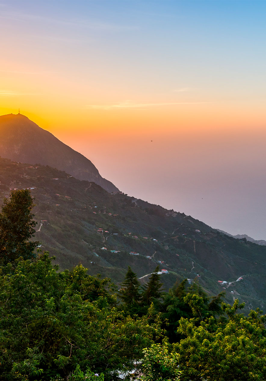 Besuchen Sie das Dorf Galipan, wo Sie einen atemberaubenden Blick auf die Stadt und das Karibische Meer haben