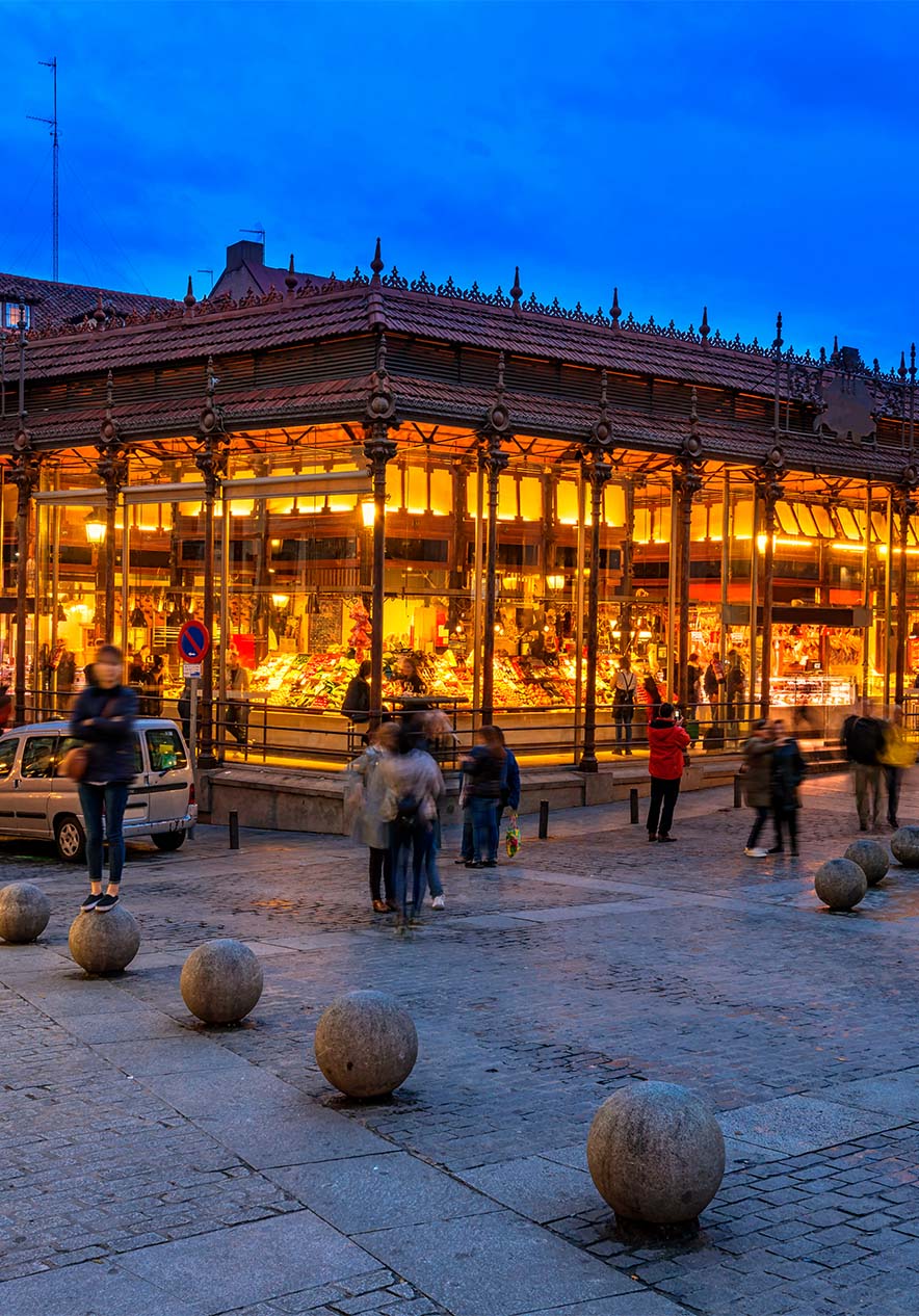 Marché de San Miguel à Madrid, un des plus célèbres et visités pour les amateurs de gastronomie