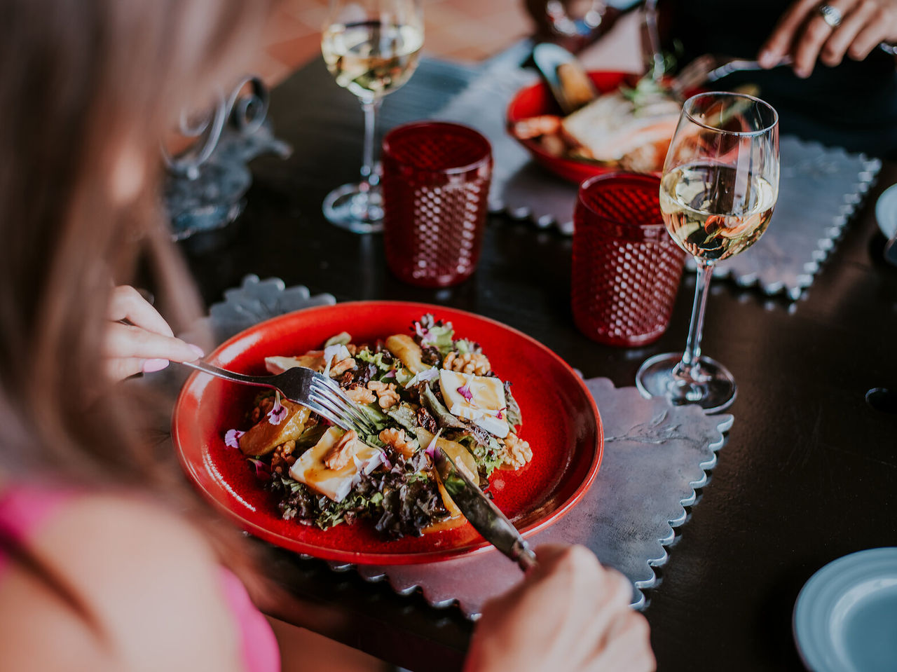 Le restaurant Fairway, de l'hôtel 4 étoiles familial en Algarve, sert salade au chèvre
