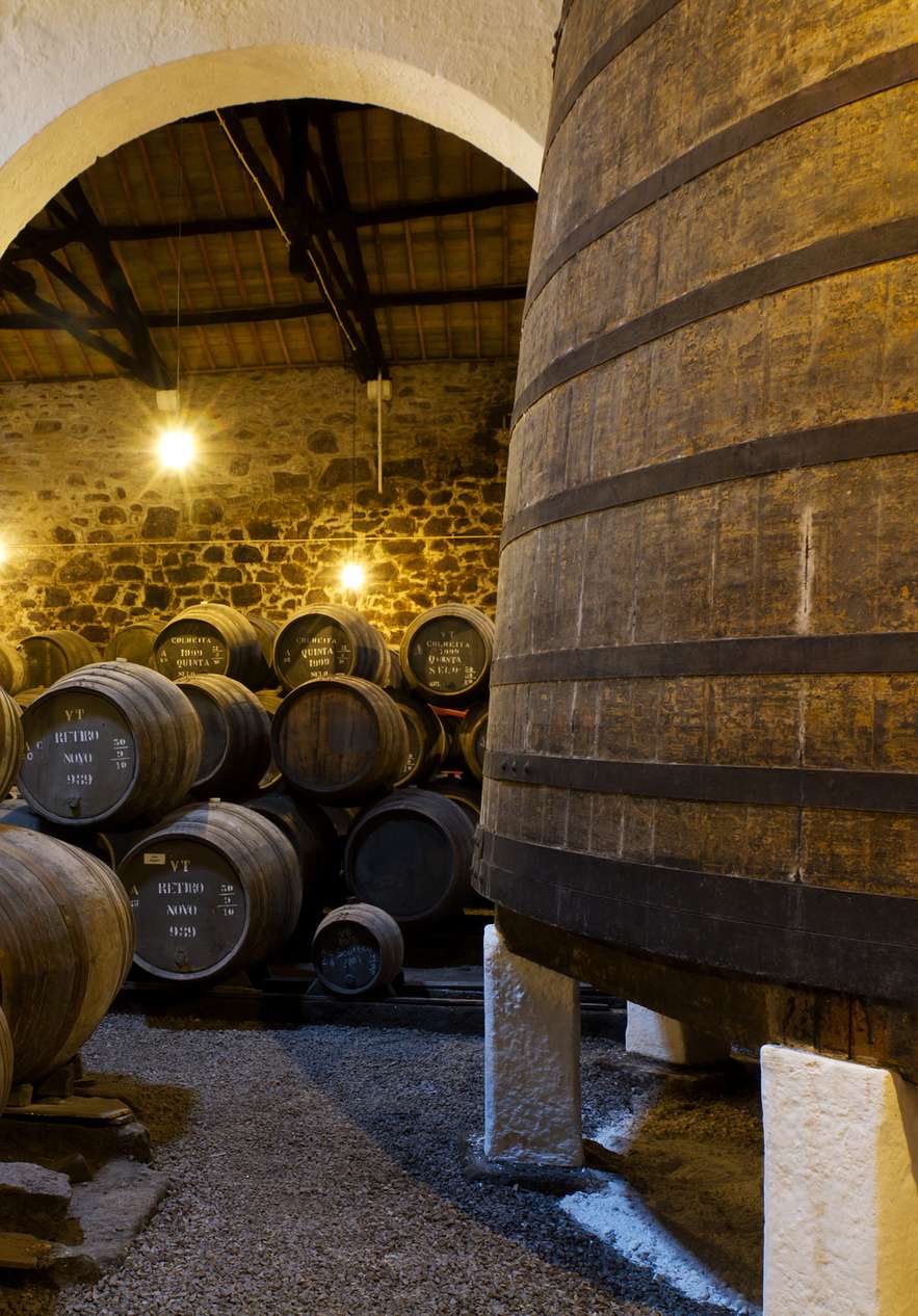 Séjournez au Pestana Vintage Porto et dégustez du vin dans les caves à vin de Porto, avec des fûts anciens