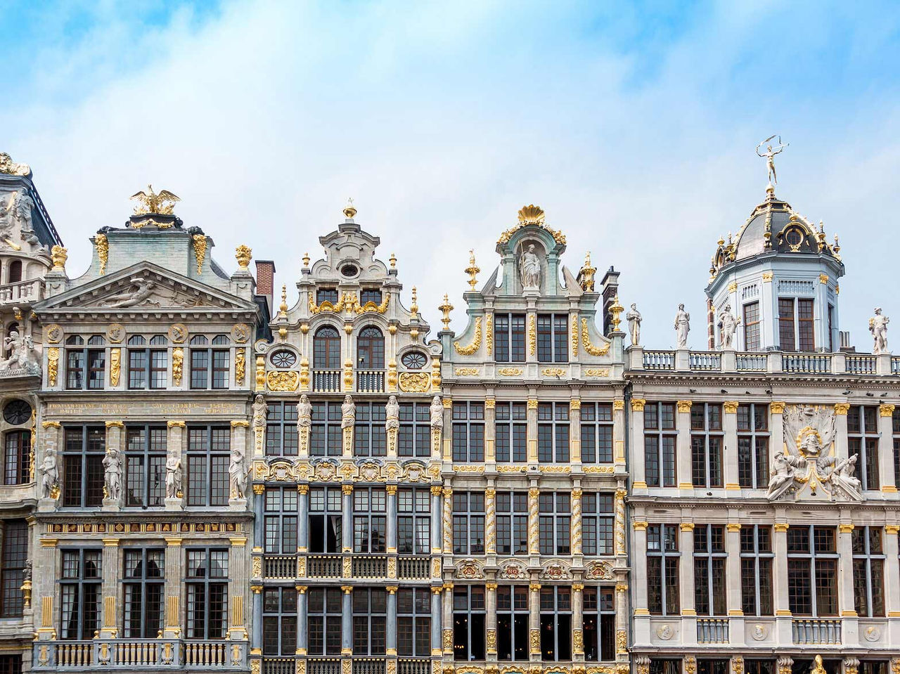 Verblijf in een hotel in Brussel, België, dicht bij het stadscentrum en bekijk de historische gebouwen
