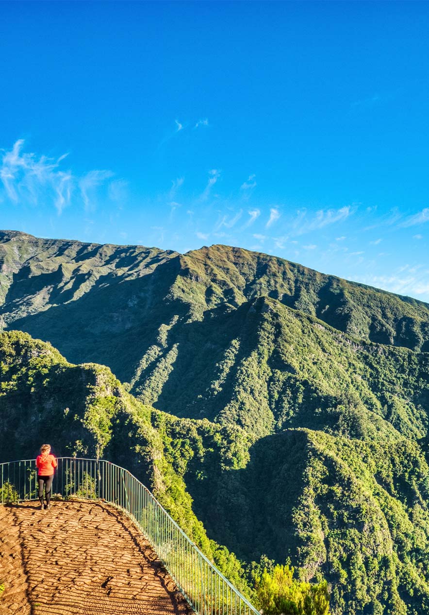 Verblijf in Pestana Casino Park en ontdek de wandelpaden van de levadas, omgeven door natuur