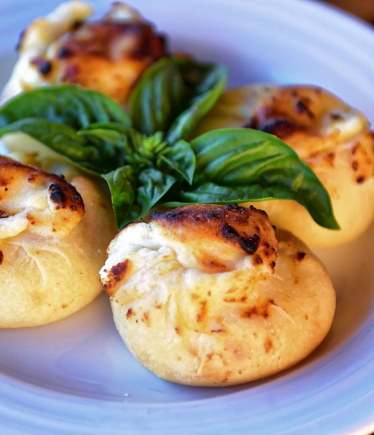 O restaurante Vale da Pinta, do Hotel 4 Estrelas para Famílias no Algarve, serve diversos pratos como pão de queijo